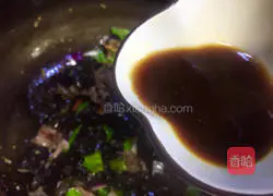 Three colors of pickled peppers Illustration of how to make fungus meat slices 18