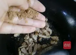 Illustration of how to make grated potato shreds 3