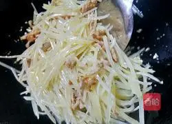 Shredded potatoes and pork Illustration of how to do it 7