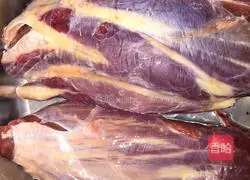 Illustration of how to make spiced beef 1