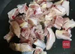 Illustration of how to make braised chicken 1