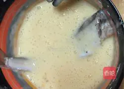 Illustration of how to make fried small long fish 3