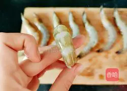 Illustration of Braised Prawns in Oil 5