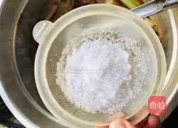 Simmered in spicy sauce Illustration of the practice of cavity bone 14