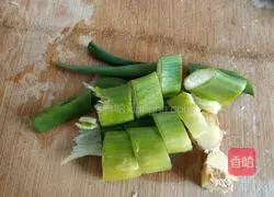 Illustration of how to make glutinous rice steamed pork ribs 5