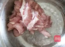 Illustration of how to stir-fry pork with king oyster mushroom 3