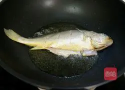 Illustration of home-cooked yellow croaker 4