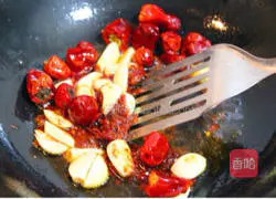 Illustration of how to make dry pot spareribs 6