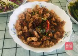 Illustration of how to make a bowl of steamed crispy pork 9