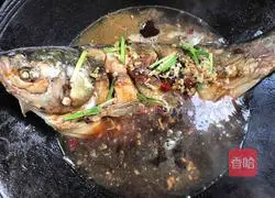 Braised silver carp recipe illustration 9
