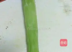 Illustration of how to make lettuce and chives 1