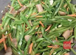 Illustration of how to make pork belly and beans 10