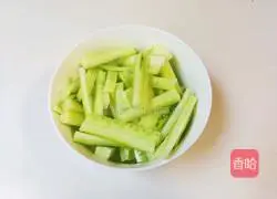 Illustration of how to make green and red dried five-spice 2