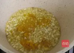 Illustration of how to make fat beef in sour soup 3