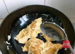 Illustration of how to make fried eggs 4