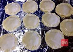 Illustration of how to make dumpling skin pies 11