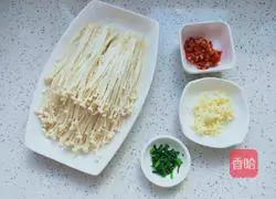 Illustration of how to make enoki mushrooms with chopped pepper 2
