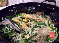 The flowers are red and the willows are green~Illustration of how to make scrambled eggs with chives and bean sprouts 4