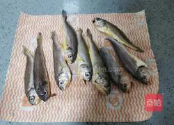 Illustration of how to make fish-flavored small yellow croaker 2