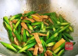 Illustration of how to make tenderloin and fried asparagus 10