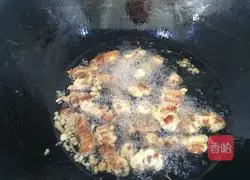 Illustration of how to make short crispy pork 14