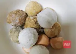 Illustration of how to make pan-fried meatballs 1