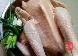 Illustration of how to make salt-baked chicken 1