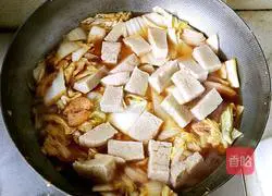 Illustration of how to make frozen tofu stewed with cabbage 10