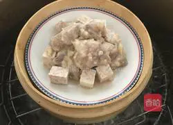 A must-order cup of Cantonese-style morning tea, illustration of how to make steamed garlic pork ribs 13