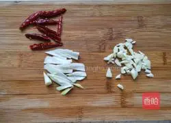 Illustration of how to make pepper and potato shreds 4