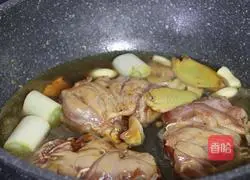 Illustration of how to make oil-consuming chicken legs 6