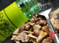 Illustration of how to make ginger-fried duck 6