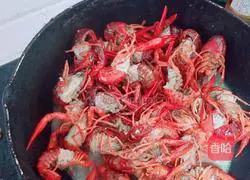 Illustration of how to make spicy crayfish 4