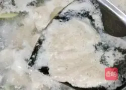 Illustration of how to stew chicken wings with potatoes and carrots 6