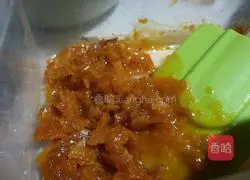 Illustration of how to make egg yolk baked pumpkin strips 2