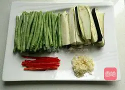 Illustration of how to cook eggplant and beans 2