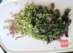 Illustration of how to make fried eggs with red leaf vegetables 3