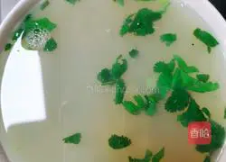 Illustration of how to make stir-fried razor clams 6