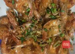 Illustration of how to make salt and pepper prawns 9