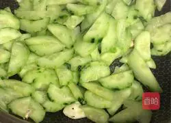Illustration of how to make cucumber and fried meat 2