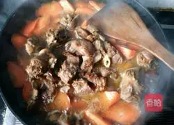 Illustration of carrot stewed mutton 17