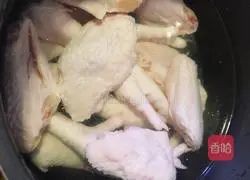 Illustration of Korean Spicy Stir-fried Potatoes and Chicken Feet 2