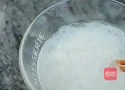 Ants climbing trees Practice illustration 2