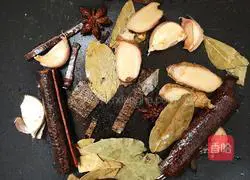 Illustration of how to make crayfish with ingredients 3