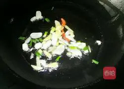 Illustration of how to make fried shredded pork with celery 6