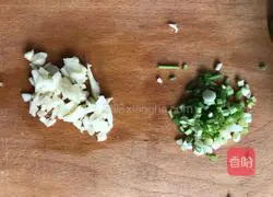 Illustration of how to make cucumber rice bucket 8