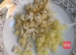 An illustration of how ants climb a tree 3