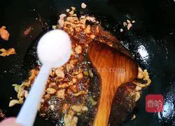 Illustration of how to make tiger skin pepper minced meat 9