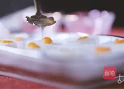 White Jade Scallops丨If you use yellow pistils to condense the fat, the gold and jade will be in harmony with each other.Illustration 4