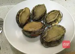 Illustration of steamed abalone with garlic vermicelli and vermicelli 2